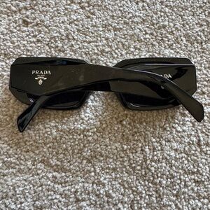 Black fashion inspired sunglasses